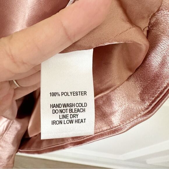 Lulus Paparazzi Shot Satin Off-Shoulder Midi Dress in Mauve Medium - Picture 7 of 8